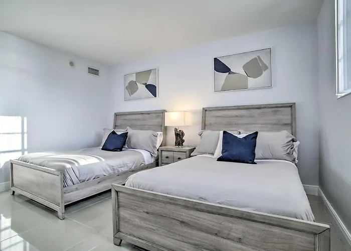 Sunny Isles Resort Condo Less Than Half-Mi To Beach!